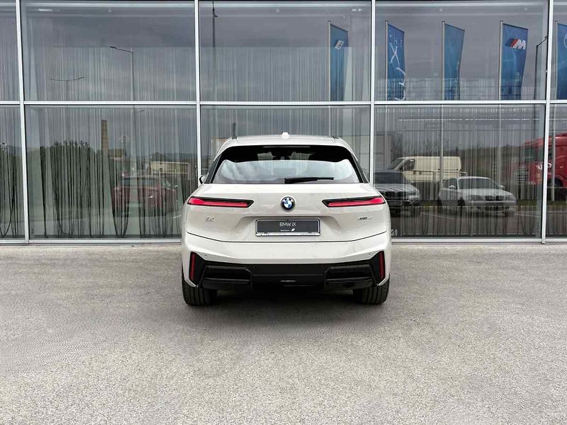 BMW iX (2026) - fotka 4 z 10