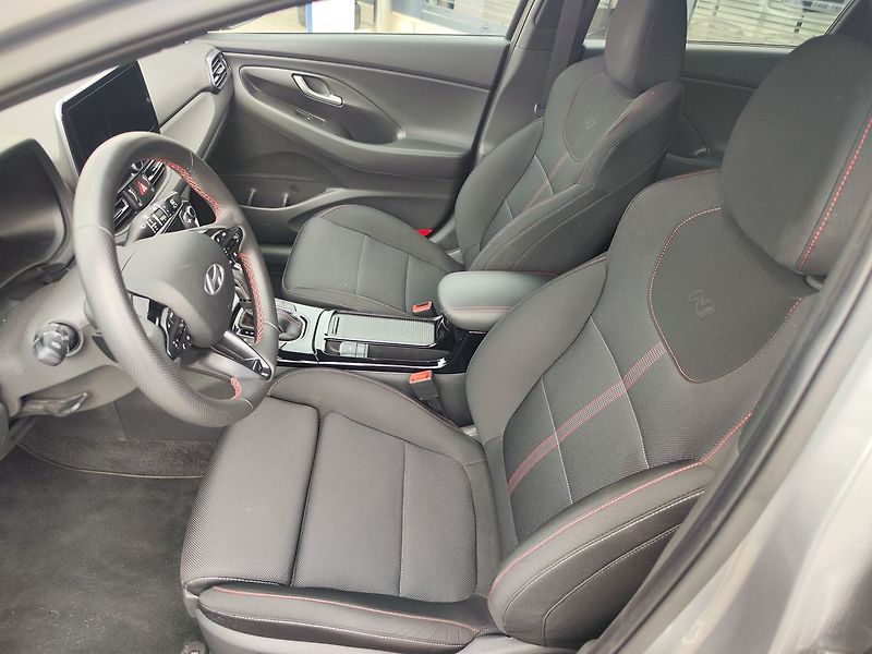 Hyundai i30 1.5  T-GDI/103kW N-Line DCT - fotka 16 z 35