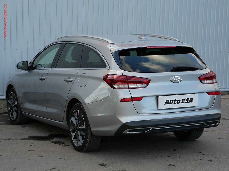 Hyundai i30 (2023) 1.5 T-GDi, 1.maj,ČR, Smart - fotka 6 z 19