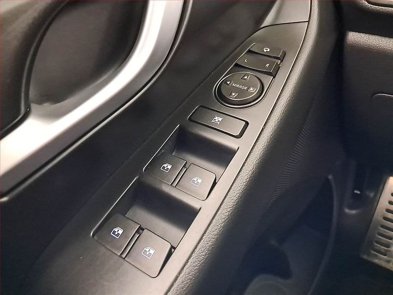 Hyundai i30 (2024) N-Line 1.5 T-GDI MHEV 48V - fotka 17 z 19