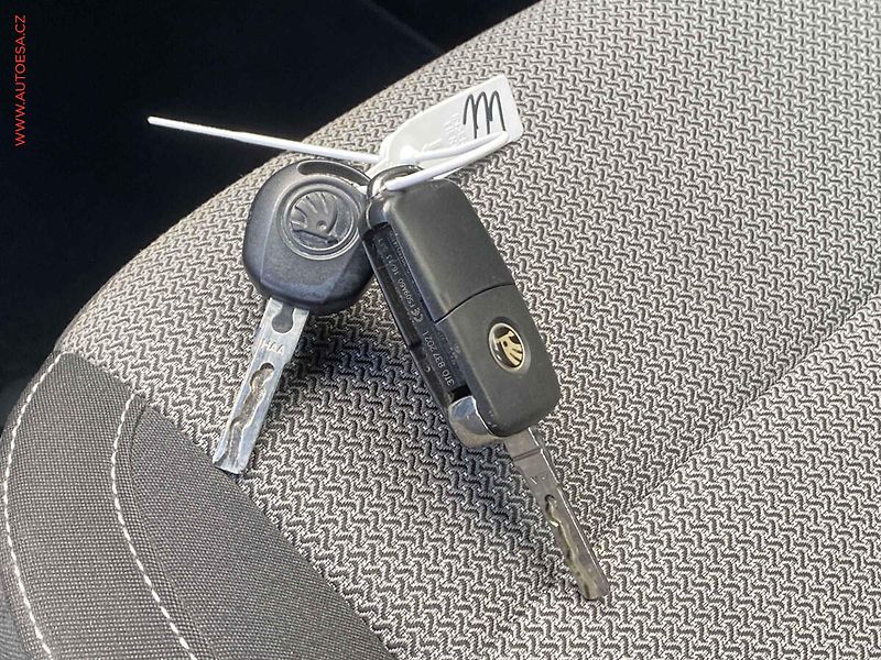 Škoda Rapid (2013) 1.4 TSi, Elegance, DSG - fotka 16 z 16