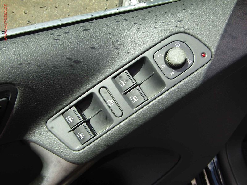 Volkswagen Tiguan (2009) 2.0 TDi 4x4, Navi, kůže - fotka 11 z 22