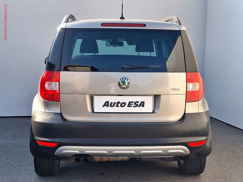 Škoda Yeti (2012) 2.0 TDi 4x4, DSG, xenon, navi - fotka 5 z 18