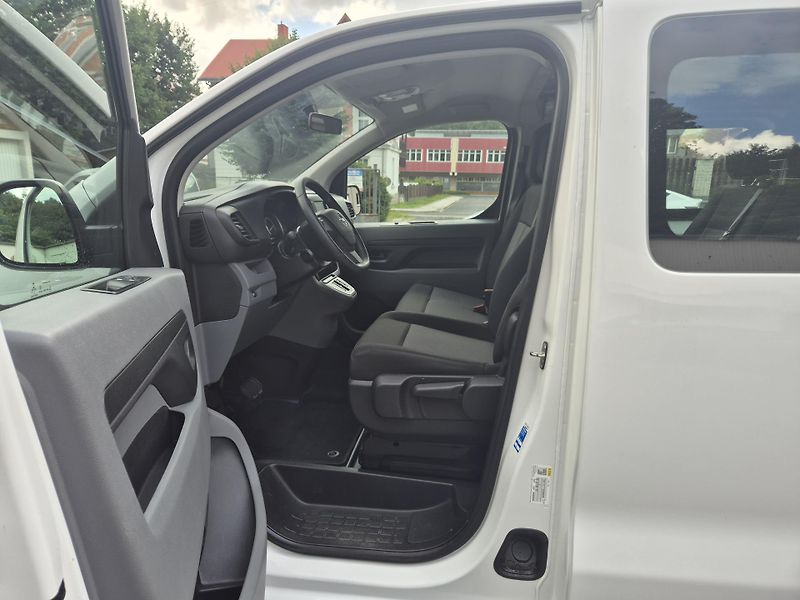 Opel Vivaro E FLEXSPACE L 6 MÍST - fotka 11 z 37