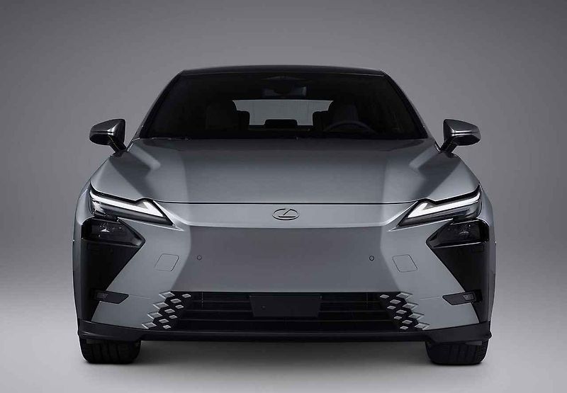 Nový Lexus ES přijde na trh na jaře.