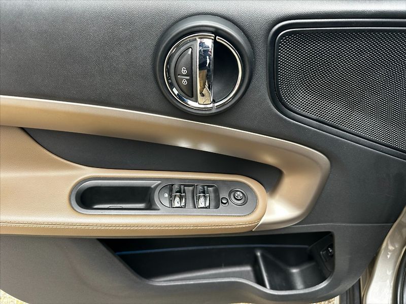 Mini Countryman 2,0 SD 140kW- automat- CZ - fotka 19 z 47
