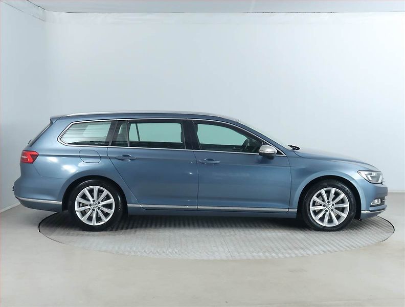 Volkswagen Passat (2015) Highline 2.0 TDI, Tempomat - fotka 6 z 16