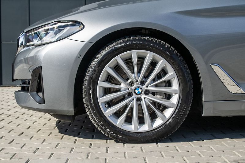 BMW Řada 5 530d LCI 210kW, 48V Mild-Hybri - fotka 9 z 29