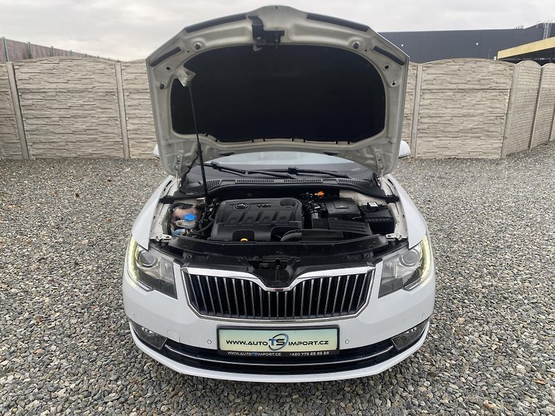 Škoda Superb 2.0TDi 4x4 170PS DSG L+K COMBI - fotka 74 z 158