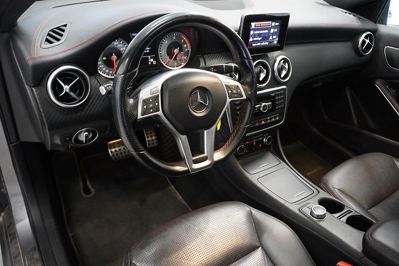 Mercedes-Benz Třídy A A220 2,2 CDI AMG-LINE AUT. - fotka 12 z 27