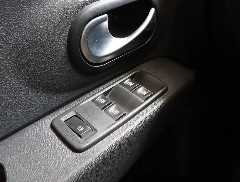 Dacia Lodgy (2017) Stepway 1.6 SCe, 7 míst, ČR - fotka 18 z 23