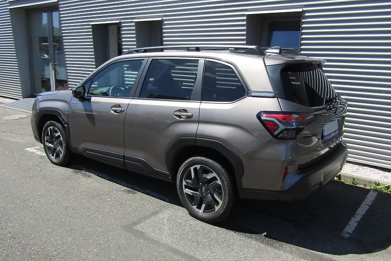 Subaru Forester (2024) FORESTER 2,0i COM NAV po 1.maj - fotka 4 z 21
