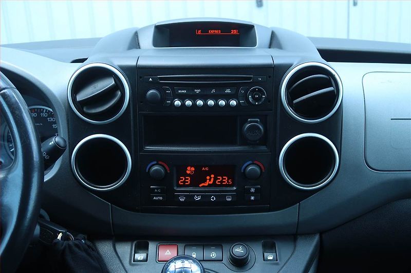 Citroën Berlingo (2016) XTR 1.6 HDi, 5Míst, SR - fotka 12 z 21