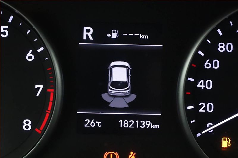 Hyundai i30 (2017) 1.0 T-GDI, Tempomat - fotka 12 z 16
