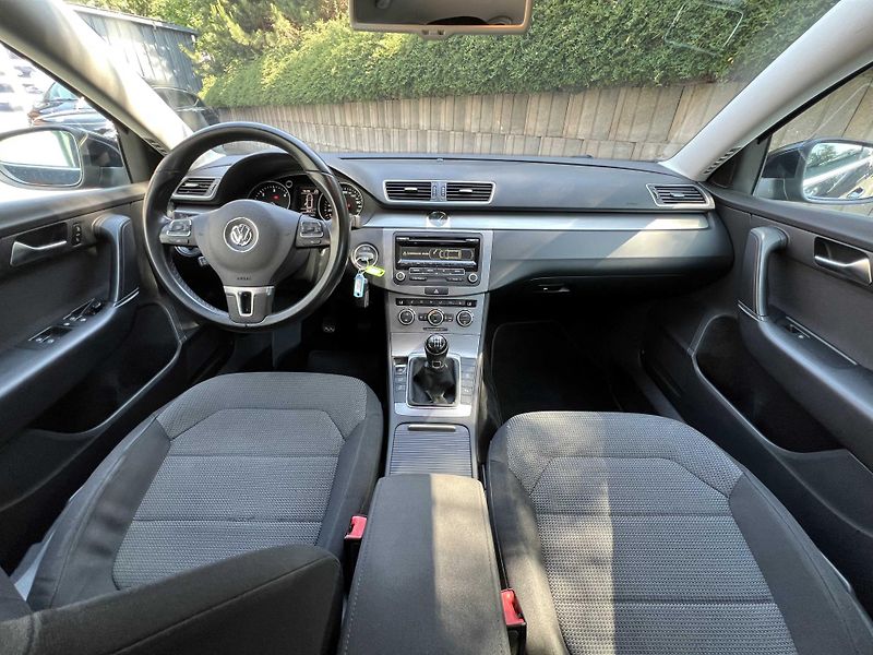 Volkswagen Passat 2.0 TDi 103 kW BIXENON MR2014 - fotka 10 z 17