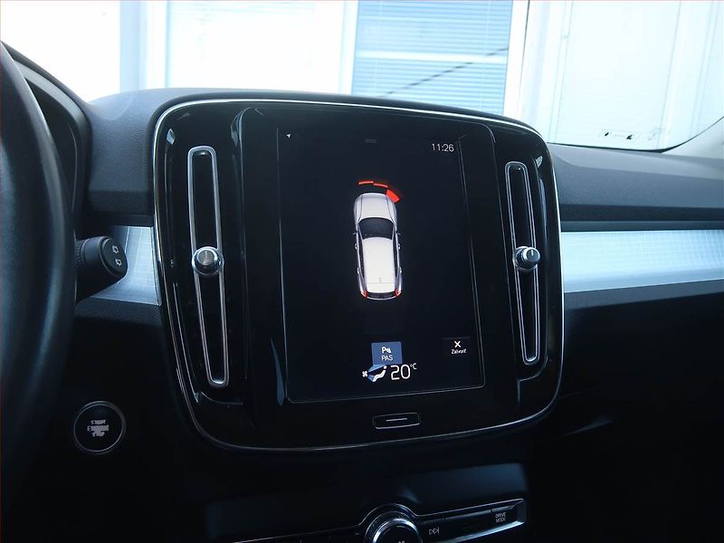 Volvo XC40 (2018) D3, Kůže, Navi, Tempomat - fotka 12 z 19