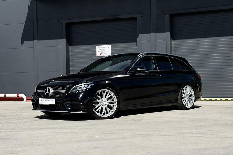 Mercedes-Benz Třídy C (2020) C 220d 4Matic AMG Line - fotka 7 z 81