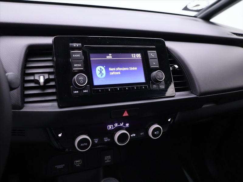 Honda Jazz 1,5 e:HEV 72kW Elegance CVT - fotka 23 z 33
