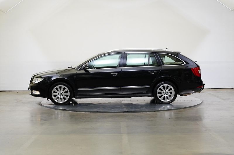 Škoda Superb - fotka 3 z 28