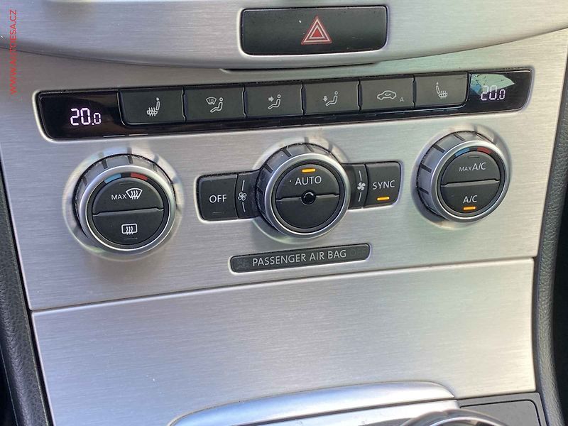 Volkswagen Passat (2014) 2.0 TDi, Highline, navi, - fotka 15 z 19