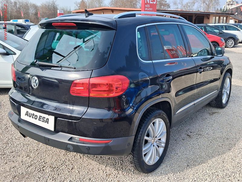 Volkswagen Tiguan (2011) 2.0 TDi 4x4, AC, tempo - fotka 4 z 19