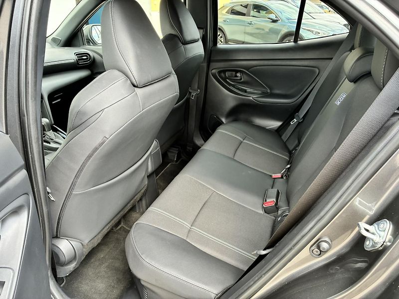 Toyota Yaris Cross 1.5 HSD 130k e-CVT AWD Executi - fotka 11 z 22