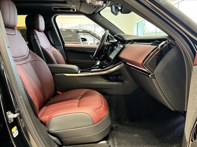 Land Rover Range Rover Sport (2026) 3,0 D350 AUTOBIOGRAPHY - fotka 39 z 40