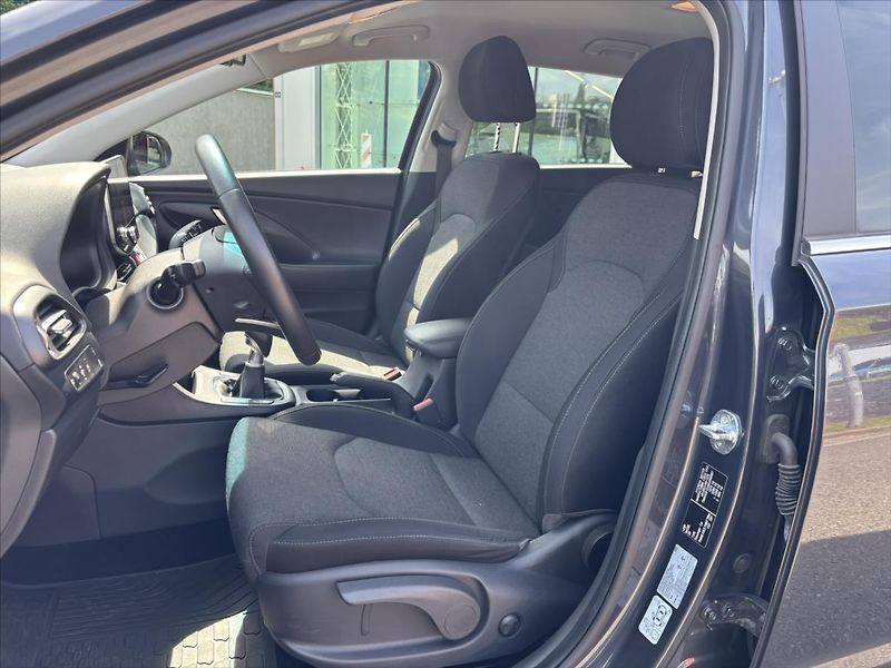 Hyundai i30 1,5 TGDi 118kW Smart ZÁRUKA - fotka 10 z 45