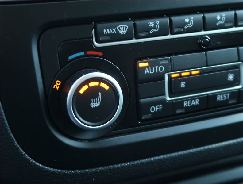 Volkswagen Sharan (2012) 2.0 TDI, 7 míst, Serv.kniha - fotka 17 z 18