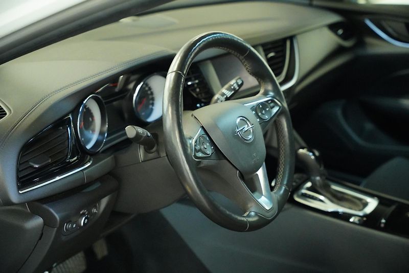 Opel Insignia - fotka 15 z 26