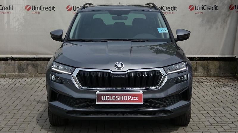 Škoda Karoq 1,0 TSI Ambition - fotka 2 z 22
