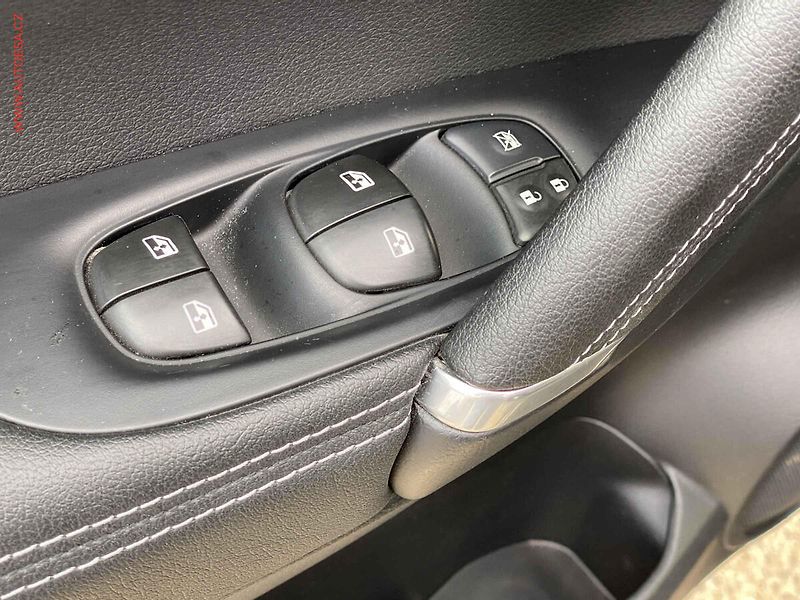 Nissan Qashqai (2017) 1.2 DIG-T, Tekna, LED, navi - fotka 11 z 20