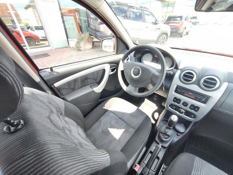Dacia Sandero 2009 1.4 MPI 55kW - fotka 7 z 26