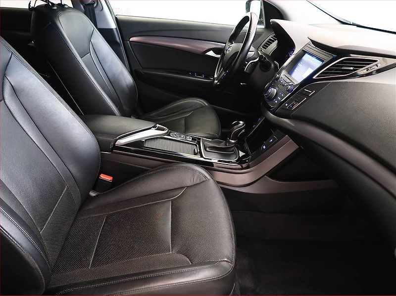 Hyundai i40 (2018) 1.7 CRDi, Automat, Kůže, Navi - fotka 9 z 20