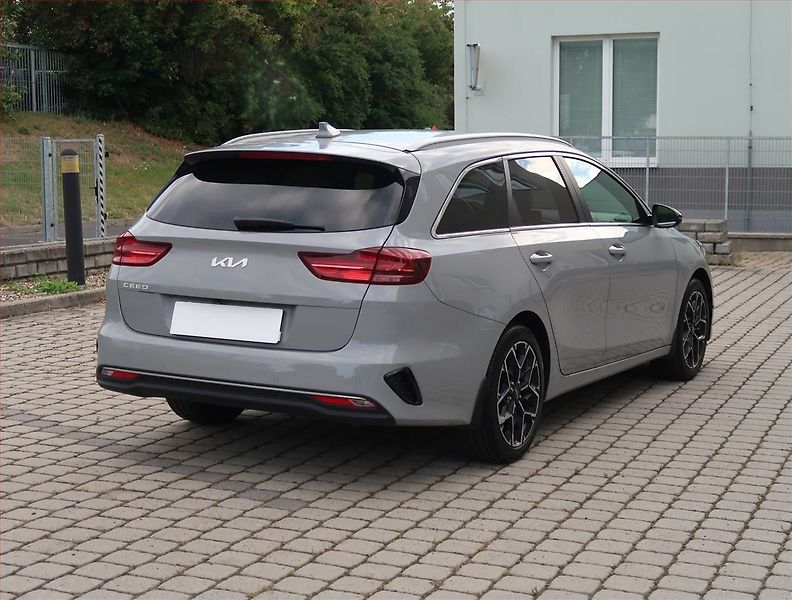 Kia Ceed (2024) 1.5 T-GDI - fotka 5 z 16