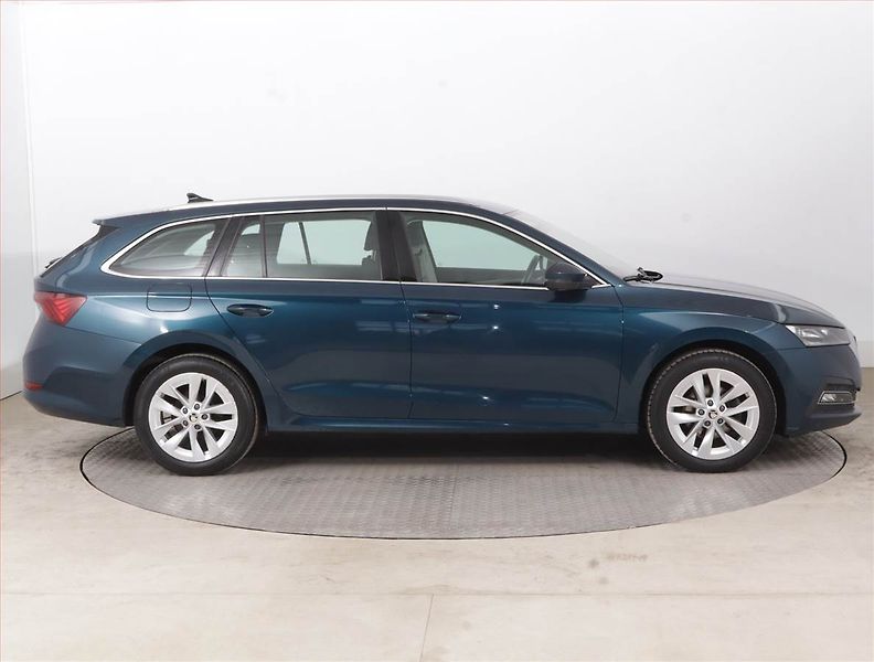 Škoda Octavia (2022) 2.0 TDI, ČR,1.maj, Serv.kniha - fotka 6 z 15