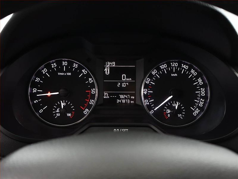 Škoda Octavia (2017) Ambition 1.6 TDI, Tempomat - fotka 9 z 14