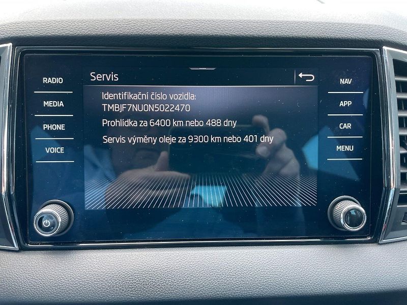 Škoda Karoq (2022) 2.0TDi Style+! Tažné! ČR+1.maj - fotka 23 z 39