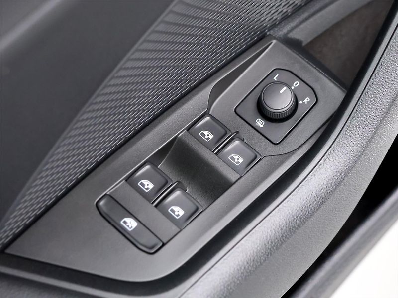 Škoda Octavia 1,0 TSI 81kW Ambition CZ DPH - fotka 15 z 32