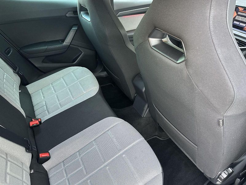 Seat Ibiza (2025) 1.5 TSI DSG FR - fotka 10 z 32