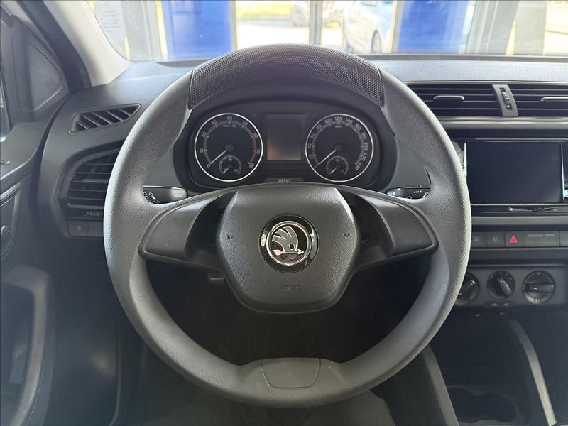 Škoda Fabia 1,0   TSI 70kW,SERVISKA - fotka 13 z 23