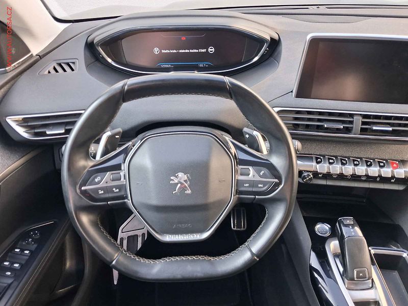 Peugeot 5008 (2019) 1.2 PT, Allure, AT, LED - fotka 11 z 19