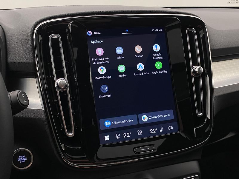 Volvo XC40 (2026) B3 AUT DARK ULTRA  - fotka 8 z 64