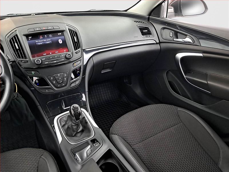 Opel Insignia (2013) 2.0 CDTI, Tempomat - fotka 8 z 20