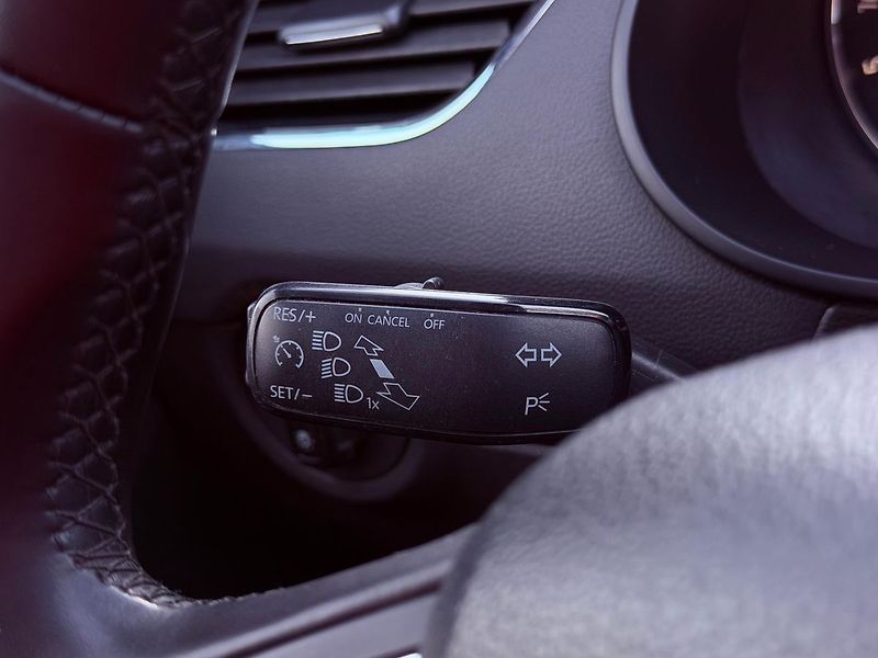 Škoda Octavia 1.6 TDi Elegance, ČR - fotka 18 z 21