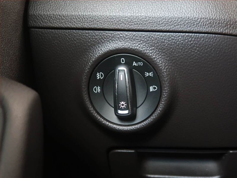 Škoda Superb (2015) 2.0 TDI, Automat, Kůže, Navi - fotka 18 z 18