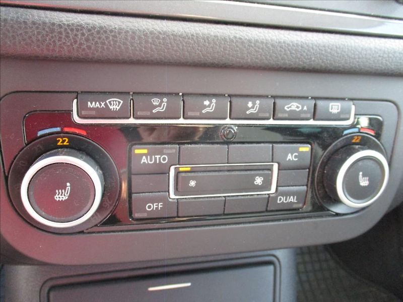 Volkswagen Tiguan 1,4 TSi, aut klima,serv.kn. - fotka 11 z 31