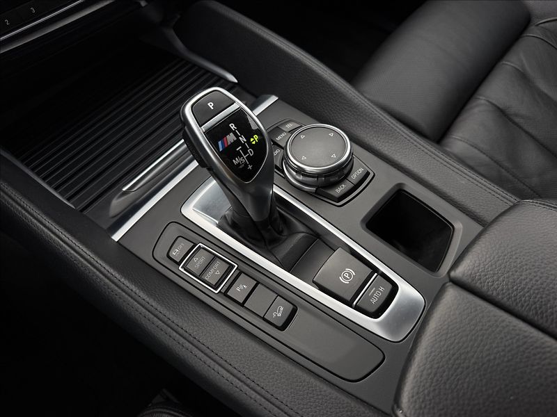 BMW X6 M50d Xdrive - fotka 18 z 30