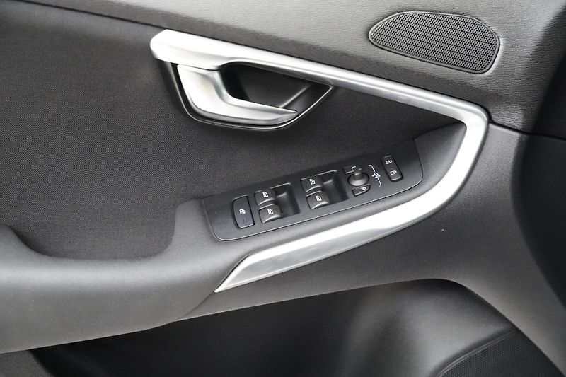 Volvo V40 - fotka 12 z 14