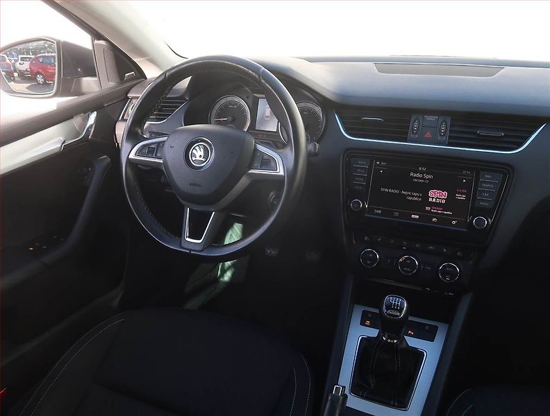 Škoda Octavia (2015) Edition 2.0 TDI 4x4, 4X4 - fotka 7 z 22